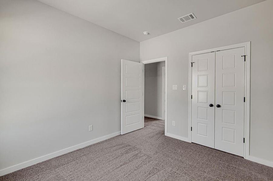 Spacious, unfurnished interior of a new home in Trails of Fossil Creek, Fort Worth (Image 23).