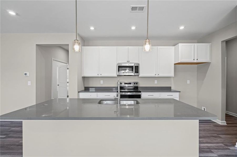 Furnished interior view inside a new home in Crossvine Estates, Braselton (Image 7).