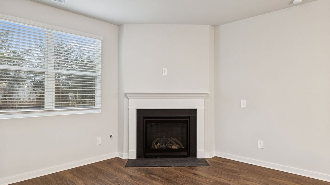 Spacious, unfurnished interior of a new home in Reserve at Hickory Ridge, Columbia (Image 33).