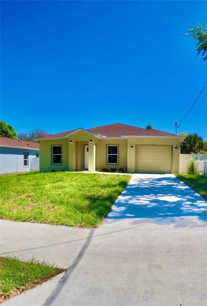 Exterior details and patio area of a home in , Tampa (Image 21).