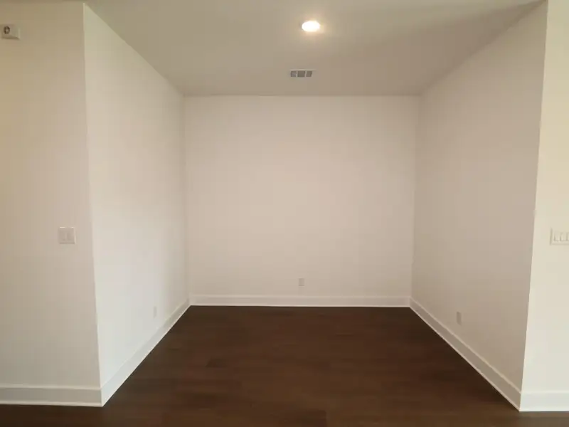 Spacious, unfurnished interior of a new home in Lago Mar, Santa Fe (Image 15). Spacious, unfurnished interior of a new home in Lago Mar, Santa Fe (Image 15).