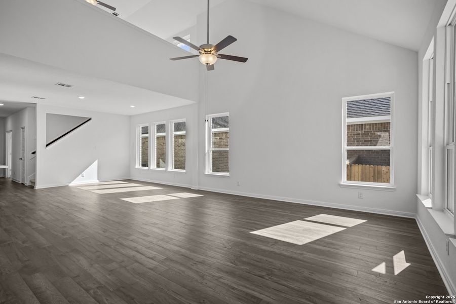 Spacious, unfurnished interior of a new home in Davis Ranch, San Antonio (Image 27). Spacious, unfurnished interior of a new home in Davis Ranch, San Antonio (Image 27).
