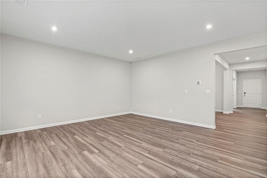 Spacious, unfurnished interior of a new home in Sage Woods, Dallas (Image 16).
