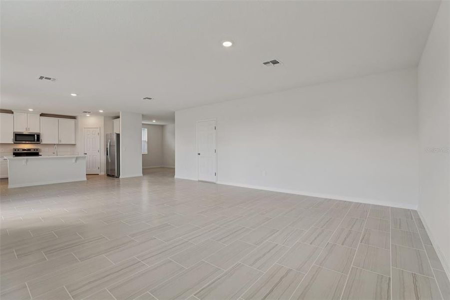 Spacious, unfurnished interior of a new home in Lawson Dunes - Signature Series, Haines City (Image 45).