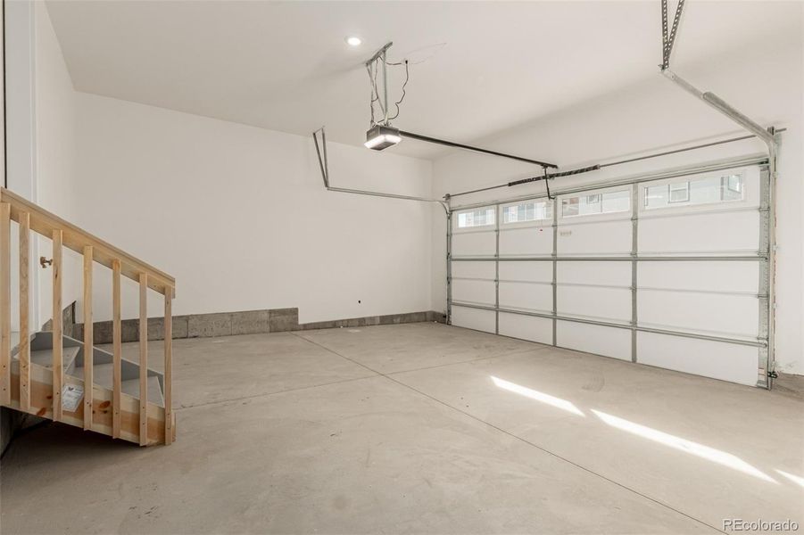 Spacious, unfurnished interior of a new home in Victory Ridge, Colorado Springs (Image 22).