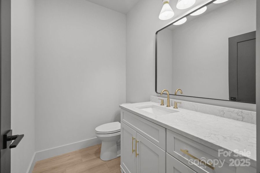 Furnished interior view inside a new home in , Richfield (Image 14).