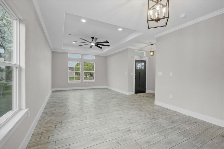 Spacious, unfurnished interior of a new home in , Freeport (Image 13).