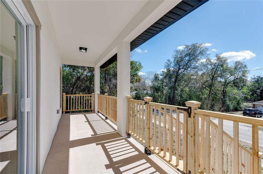 Exterior details and patio area of a home in , Orange City (Image 36).