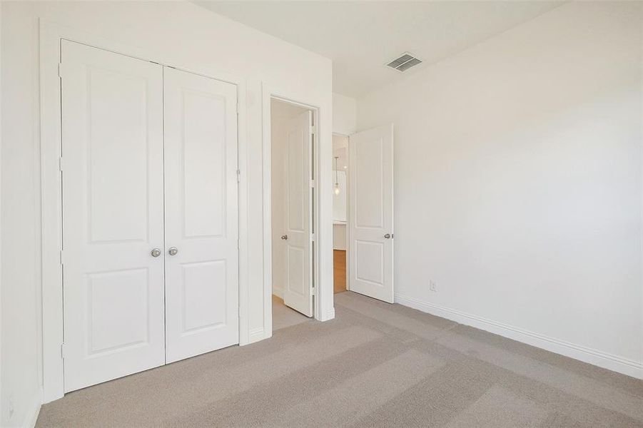 Spacious, unfurnished interior of a new home in Sienna 65', Missouri City (Image 19). Spacious, unfurnished interior of a new home in Sienna 65', Missouri City (Image 19).