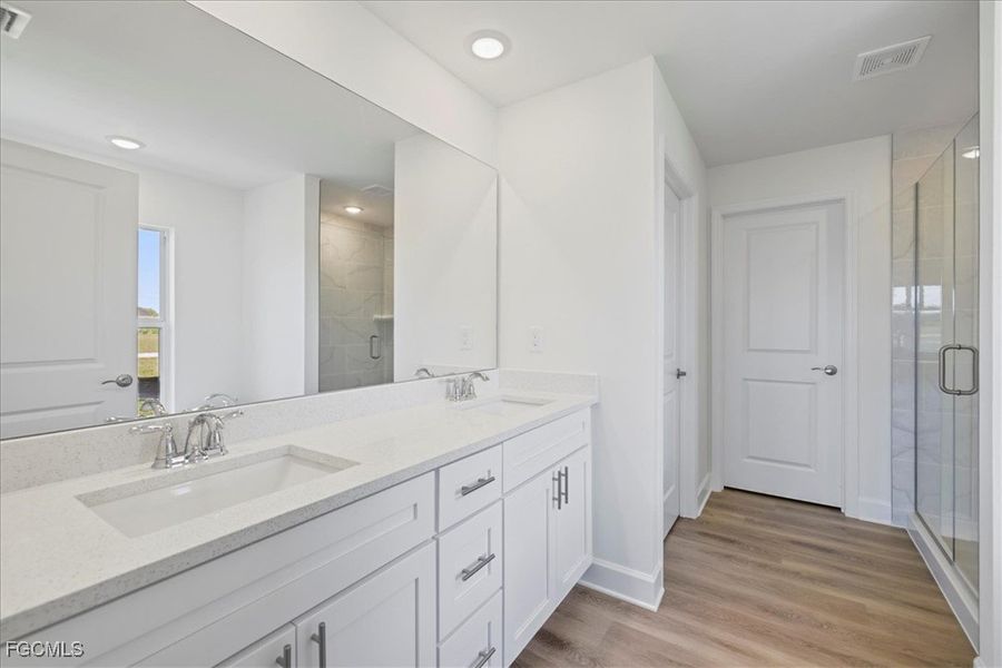 Furnished interior view inside a new home in Cape Coral, Cape Coral (Image 10).