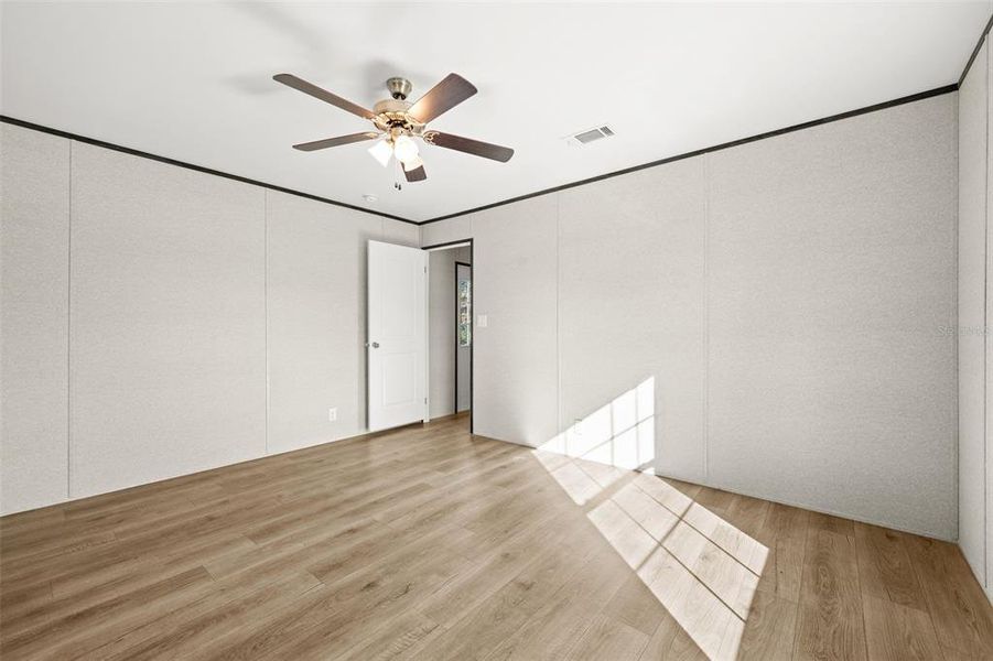 Spacious, unfurnished interior of a new home in , Bronson (Image 16).
