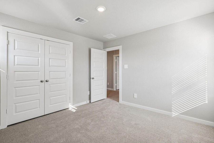 Spacious, unfurnished interior of a new home in Massey Oaks - Premier Series, Pearland (Image 20). Spacious, unfurnished interior of a new home in Massey Oaks - Premier Series, Pearland (Image 20).