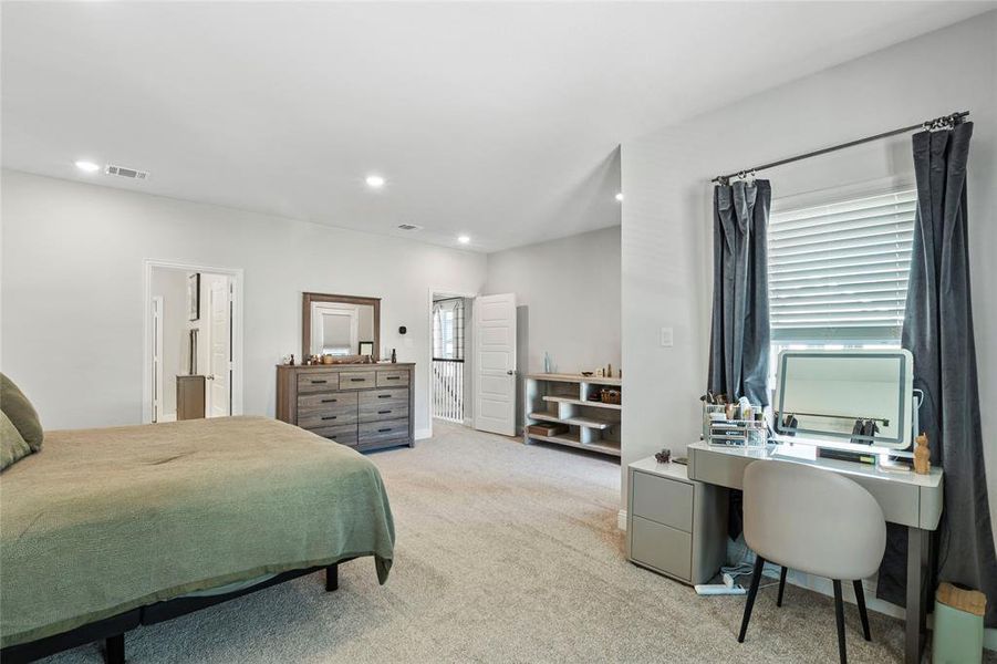 Furnished interior view inside a new home in Bayside, Rowlett (Image 17). Furnished interior view inside a new home in Bayside, Rowlett (Image 17).