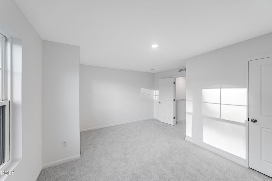 SUN_CrescentTownes_Pic_Savannah_Bed_1of1