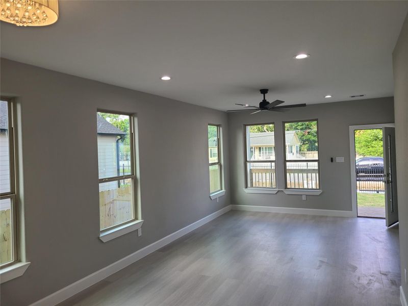 Spacious, unfurnished interior of a new home in , Houston (Image 13).