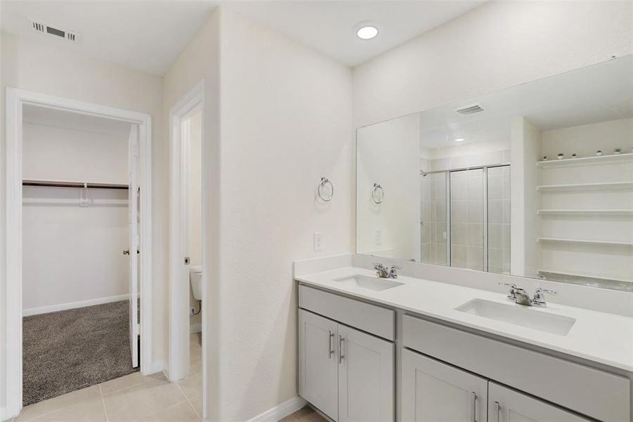 Furnished interior view inside a new home in , Lavon (Image 6).
