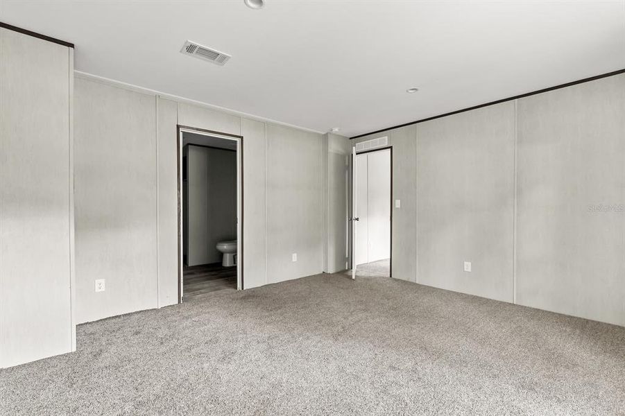 Spacious, unfurnished interior of a new home in , Christmas (Image 21). Spacious, unfurnished interior of a new home in , Christmas (Image 21).