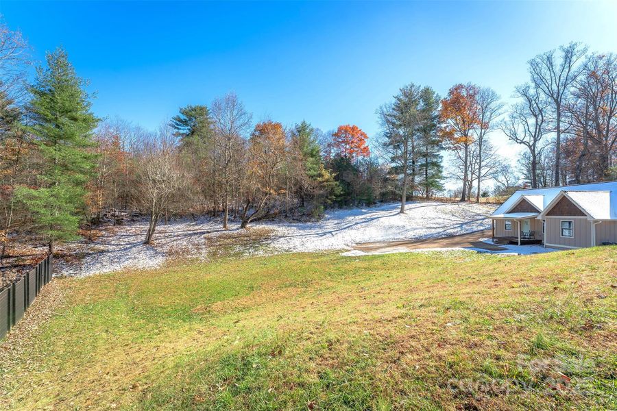 Natural landscape and outdoor views near  in Asheville (Image 33).