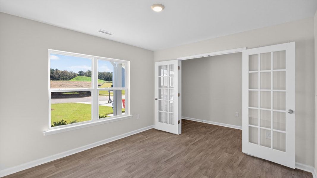 Spacious, unfurnished interior of a new home in Olive Branch, Clayton (Image 20).