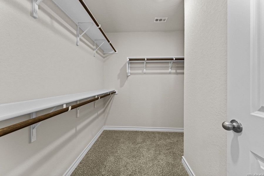 Spacious, unfurnished interior of a new home in Stonehill, San Antonio (Image 18). Spacious, unfurnished interior of a new home in Stonehill, San Antonio (Image 18).