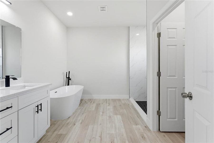 Furnished interior view inside a new home in , Ocala (Image 10).