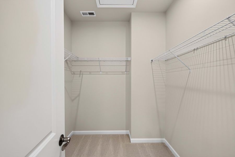 Spacious, unfurnished interior of a new home in Southmont, Charlotte (Image 27).