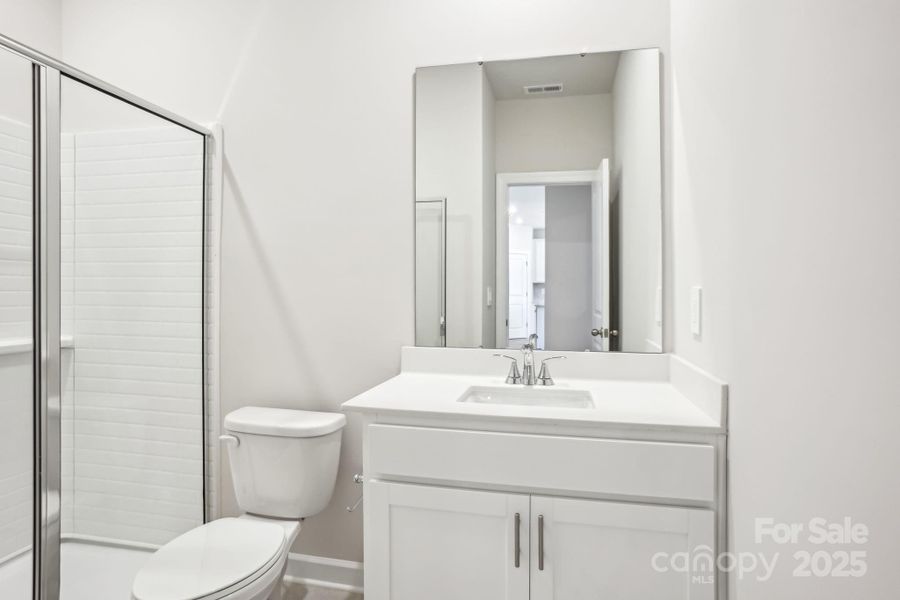 Photo is not of the actual home, but is an inspirational photo of builder’s model home and may depict options, furnishings, and/or decorator features that are not included Photo is not of the actual home, but is an inspirational photo of builder’s model home and may depict options, furnishings, and/or decorator features that are not included