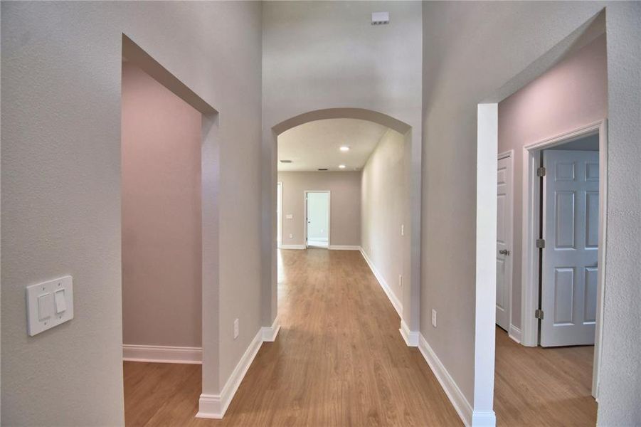 Spacious, unfurnished interior of a new home in , Winter Haven (Image 29).