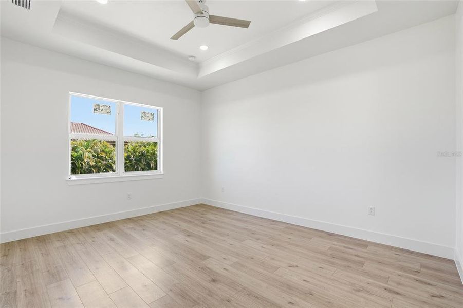 Spacious, unfurnished interior of a new home in , Punta Gorda (Image 19).