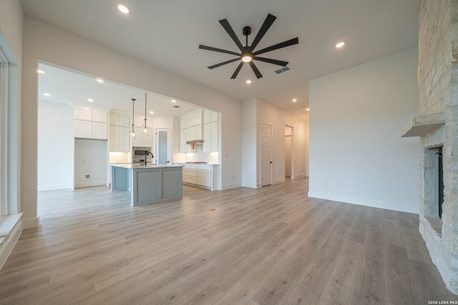 Spacious, unfurnished interior of a new home in , Kerrville (Image 31).