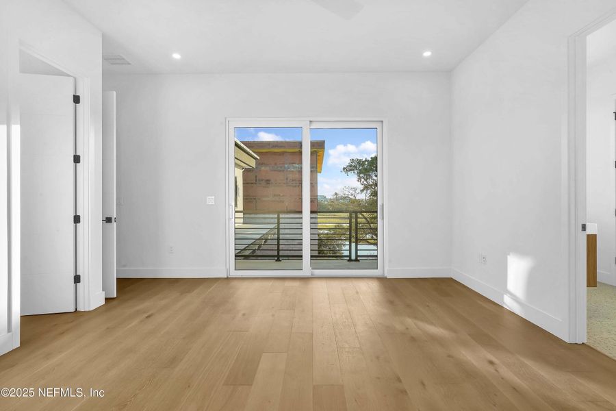 Spacious, unfurnished interior of a new home in , St. Augustine (Image 22).