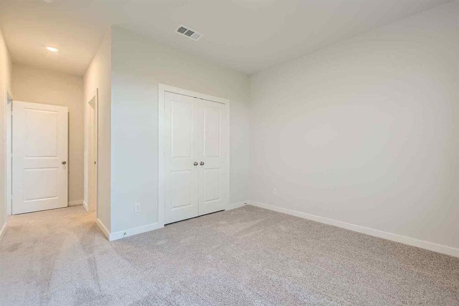 Spacious, unfurnished interior of a new home in The Estates Collection at Overland Grove, Forney (Image 13).