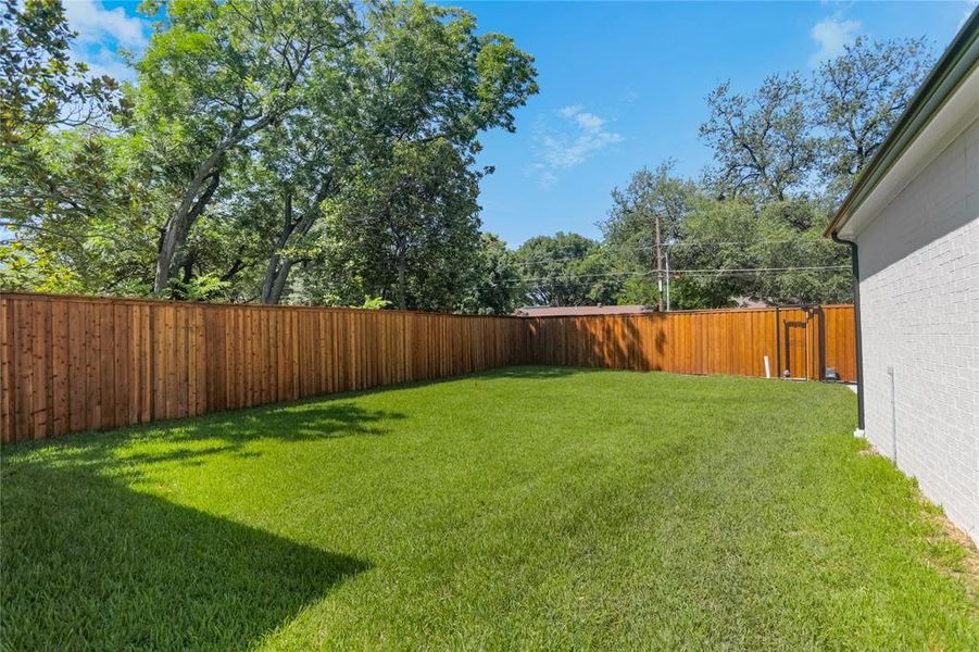 Huge Yard with 8' Board on Board Fence