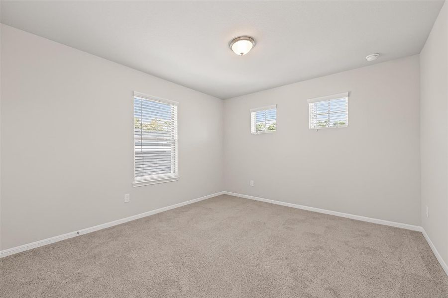 Spacious, unfurnished interior of a new home in Woodland Lakes, Huffman (Image 38).