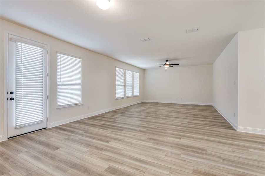 Spacious, unfurnished interior of a new home in Sierra Vista at Kelly Ranch, Aledo (Image 20).