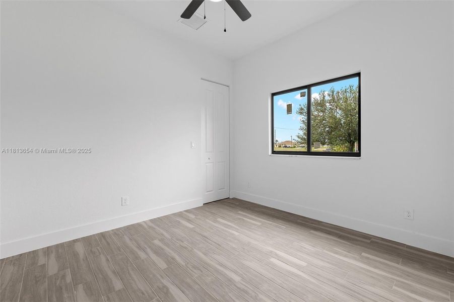 Some pictures may be of mirror home. Ask agent for video. Some pictures may be of mirror home. Ask agent for video.