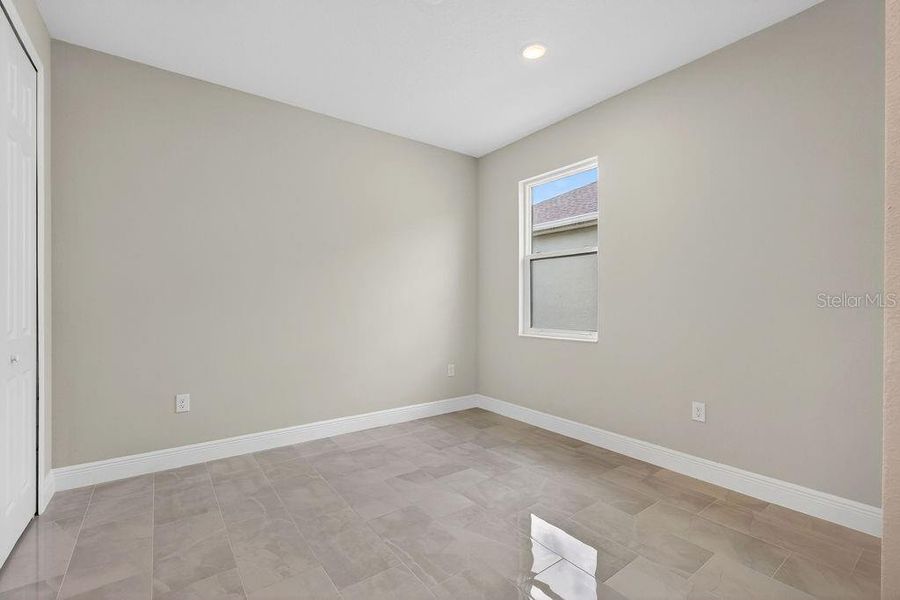 Spacious, unfurnished interior of a new home in , Mount Dora (Image 27).