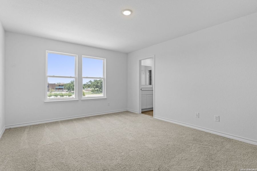 Spacious, unfurnished interior of a new home in Corley Farms, Boerne (Image 17).