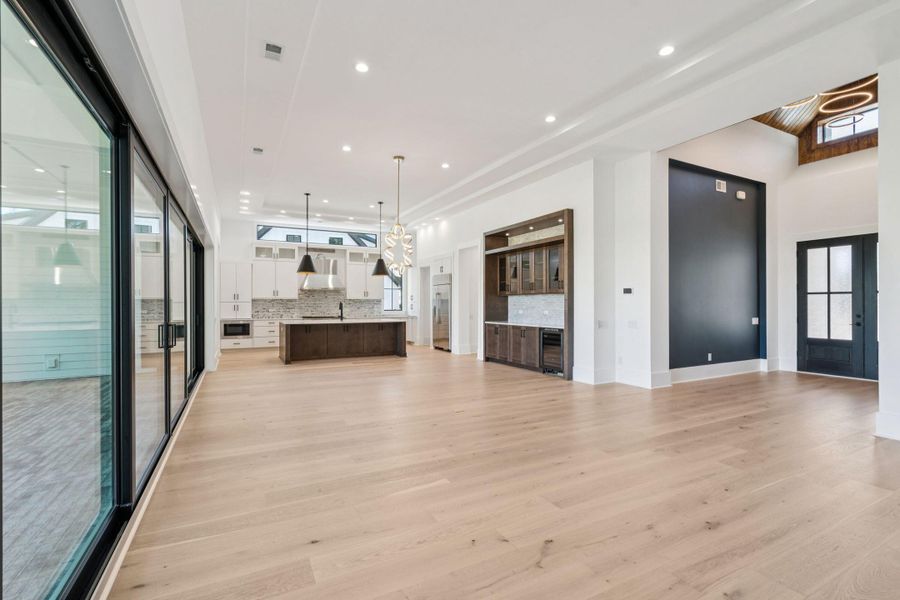 Spacious, unfurnished interior of a new home in , Ravenel (Image 66).