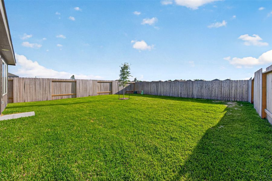 Exterior details and patio area of a home in , Houston (Image 22).
