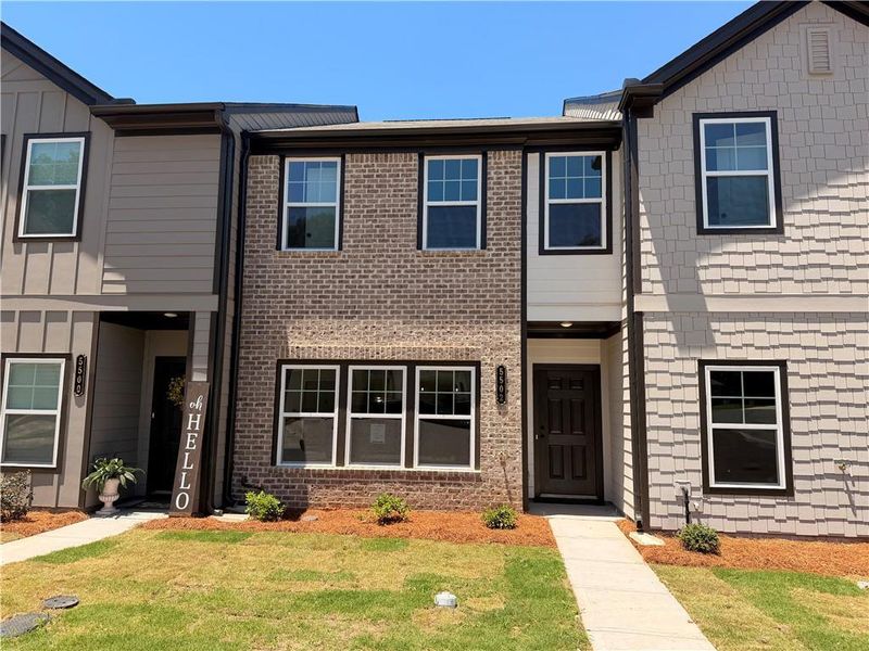 Exterior details and patio area of a home in Laurelwood, Douglasville (Image 20). Exterior details and patio area of a home in Laurelwood, Douglasville (Image 20).