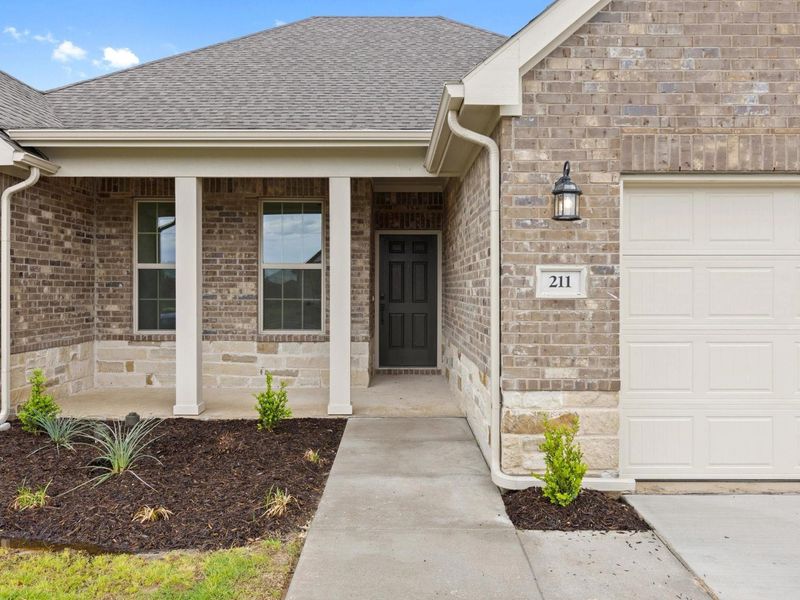 Exterior details and patio area of a home in Waverly Estates, Nevada (Image 4).