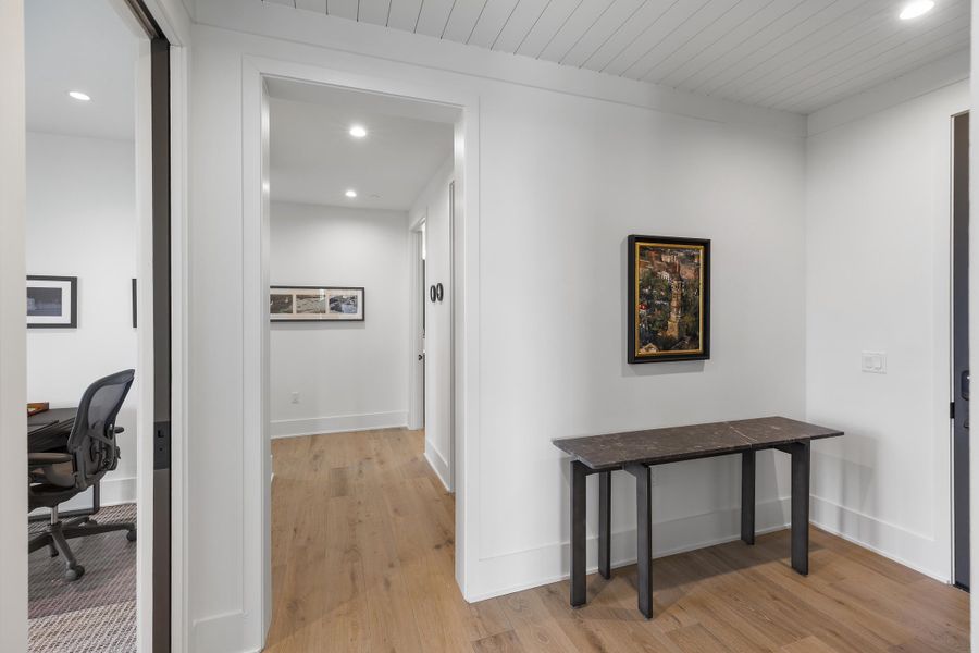 Furnished interior view inside a new home in , Kiawah Island (Image 30). Furnished interior view inside a new home in , Kiawah Island (Image 30).