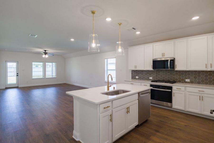Furnished interior view inside a new home in Goodland, Venus (Image 5).