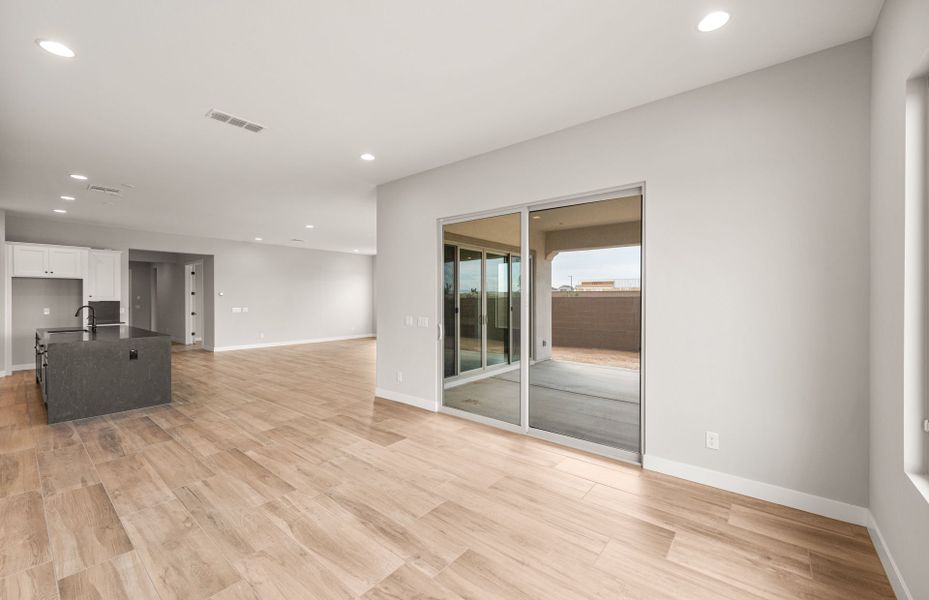 Spacious, unfurnished interior of a new home in Artisan at Asante, Surprise (Image 25).