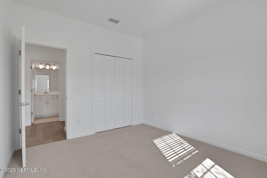 Spacious, unfurnished interior of a new home in Jennings Farm, Middleburg (Image 46). Spacious, unfurnished interior of a new home in Jennings Farm, Middleburg (Image 46).