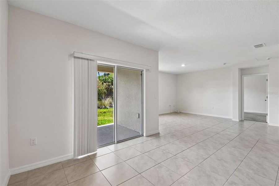 Spacious, unfurnished interior of a new home in Riviera Bella, Debary (Image 36).