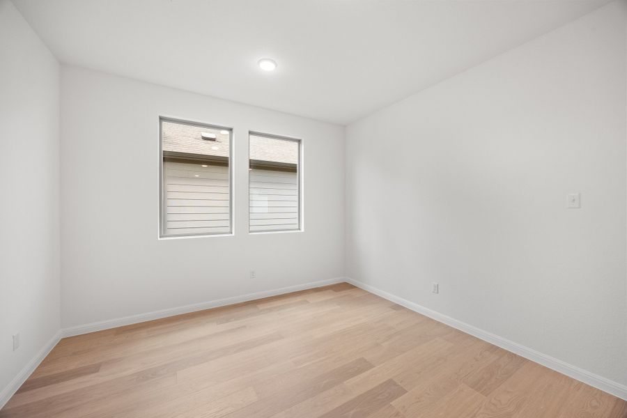 Spacious, unfurnished interior of a new home in Trinity Ranch, Elgin (Image 20).