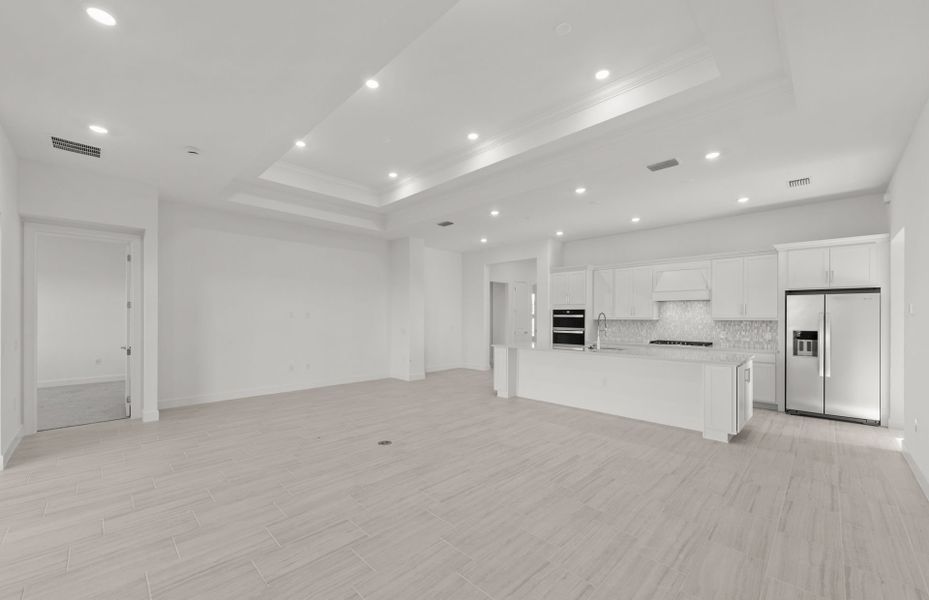 Spacious, unfurnished interior of a new home in TerraWalk at Babcock Ranch, Alva (Image 16).