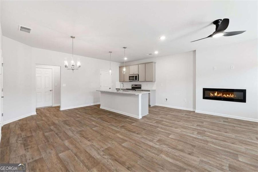 Spacious, unfurnished interior of a new home in Parkway James, Snellville (Image 28). Spacious, unfurnished interior of a new home in Parkway James, Snellville (Image 28).